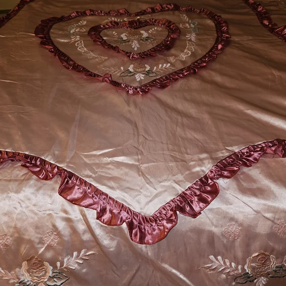 Heart Embroidered Satin Duvet Bedspread - Picture 6 of 9